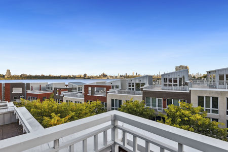 Vela Way Edgewater NJ Proper