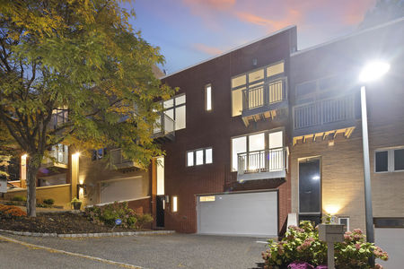 Vela Way Edgewater NJ Proper