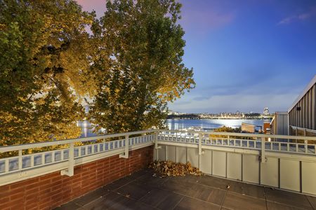 Vela Way Edgewater Roofdeck