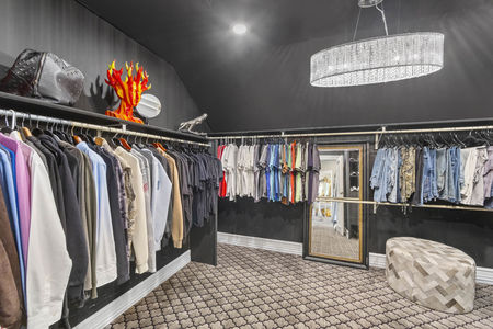 59 his closet 85 Sherwood Rd Norwood NJ