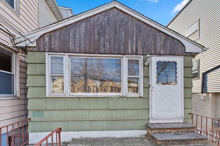 6 front patio 119 Carlton Jersey City-9