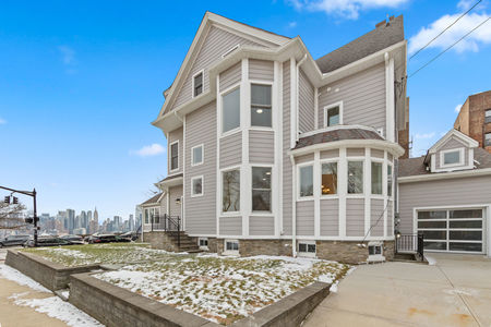 60 859 BLVD E Weehawken-9