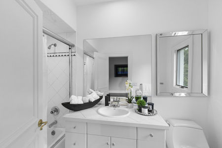 67 ensuite bathroom 85 Sherwood Rd Norwood NJ