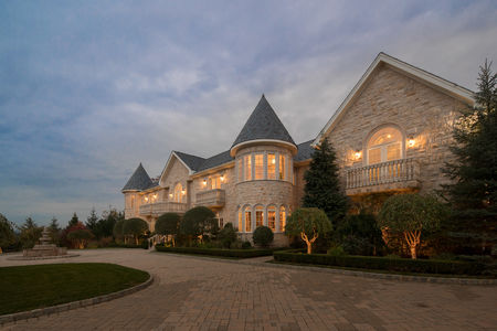 Architecture at 33 Brams Hill Mahwah NJ