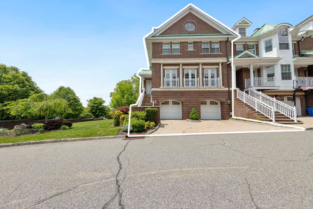 Tenafly Heights 100 Heights Ln Tenafly NJ01