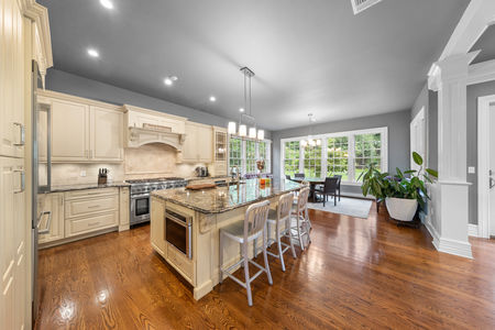 23 2 tone kitchen w dark ceiling