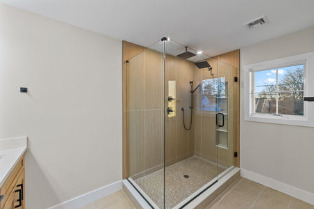 29 2nd Level Ensuite Bathroom at 41 Garwood Fair Lawn NJIMG_2906