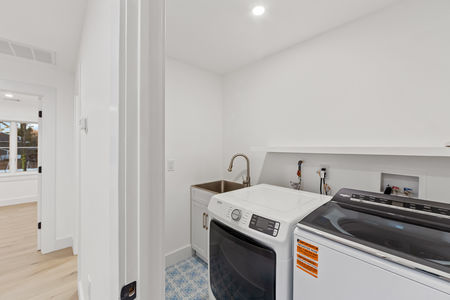 43 Second Level Laundry Room