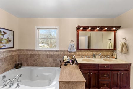 605 Gladys Ct Northvale NJ-11