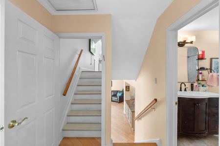 605 Gladys Ct Northvale NJ-31