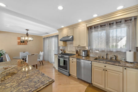 605 Gladys Ct Northvale NJ-46