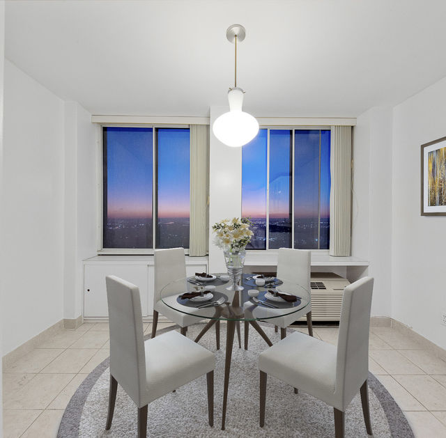 200 Winston 2802 Breakfast Nook_Final_JPierce
