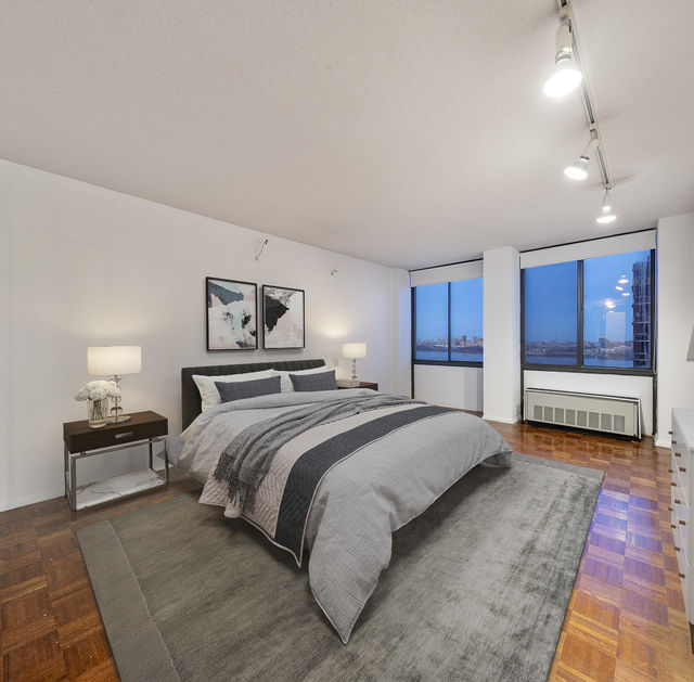 200 Winston 814master bedroom_M