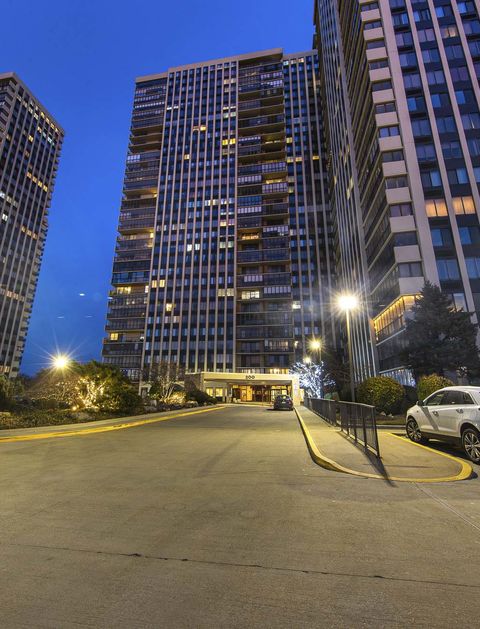 200 Winston Ground Level Looking Up