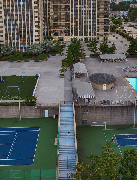 200 Winston Outdoor Amenities.jpg