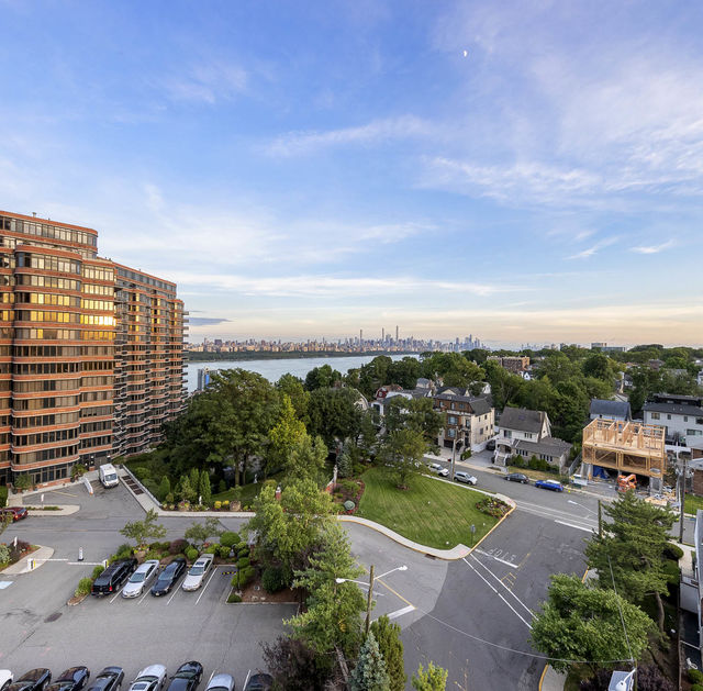 200 winston 715 south balc view