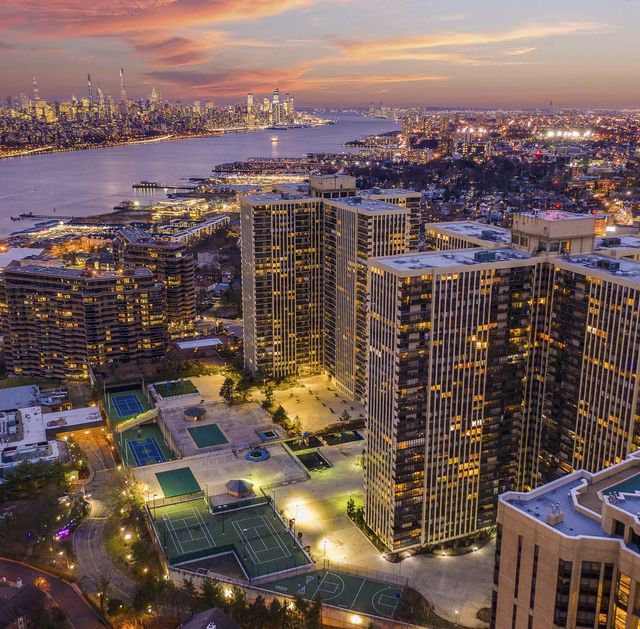 Winston Towers looking south NYC in Background