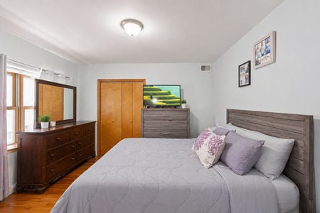 15 Bedroom Lyndhurst NJ Proper-7