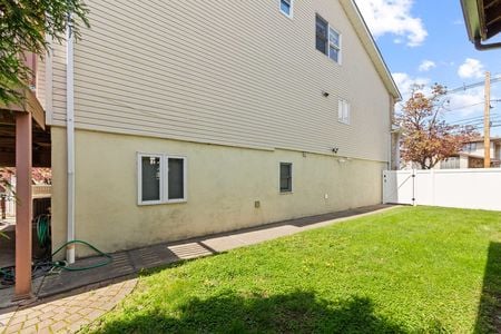 17 Side Yard 2 Family Lyndhurst NJ Proper-20