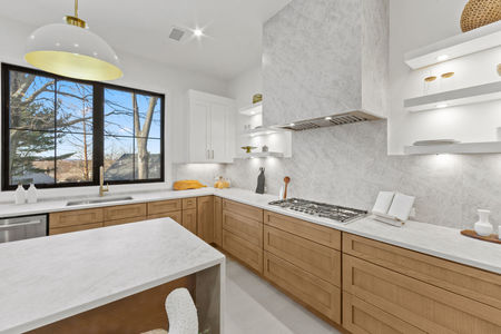 19 580 Nordhoff Dr Leonia NJ Proper