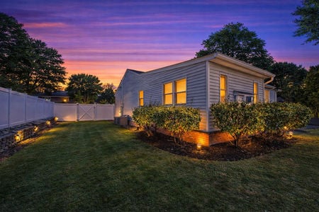 2 fenced in yard at 206 Harwood Pl, Paramus, NJ 07652