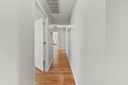 22 Hallway on bedroom level 206 Harwood Pl, Paramus, NJ 07652