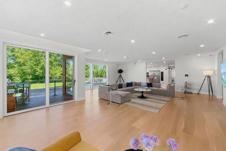 26 470 Anderson Ave-13