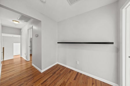 28 Hallway outside primary bedroom