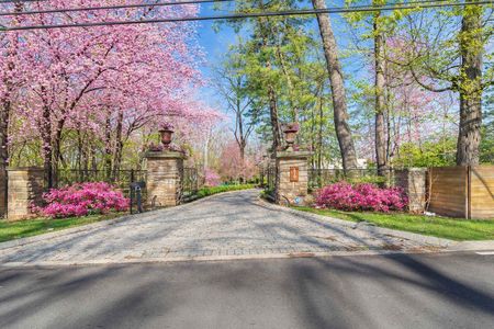 3 470 Anderson Ave Closter Entry Gates