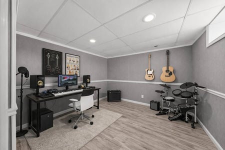 40 Music studio or office at 206 Harwood Pl, Paramus, NJ 07652