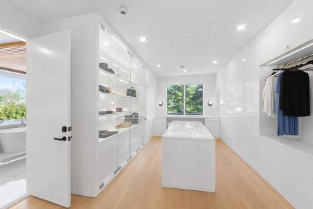 42 470 Anderson Ave-34