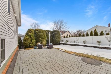 42 Fenced yard 206 Harwood Pl, Paramus, NJ 07652