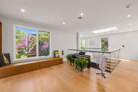 55 470 Anderson Ave-56