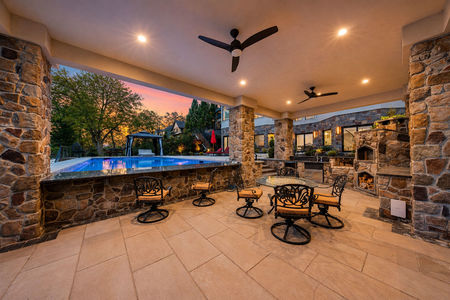 10 Cabana bar and kitchen