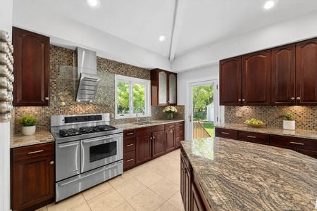11 290 Dunkerhook Kitchen