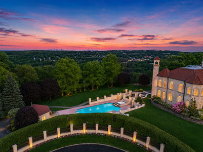 15.Integrated Cul De Sac at one of NJ's megamansions