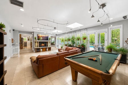 17 290 Dunkerhook Living Room fireplace