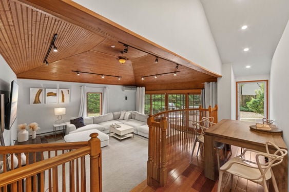 19 Great room and breakfast nook
