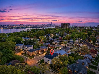 2 1221 Fairmount Pl in Fort Lee NJ is close to New York City