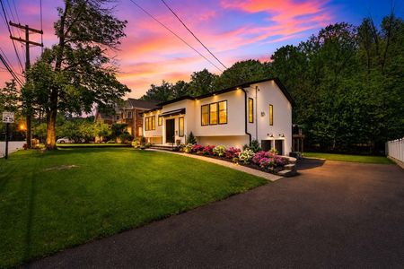 2 wide driveway at 284 Castle Dr in Englewood Cliffs NJ Proper.