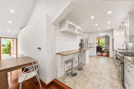21 Kitchen