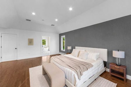 26 Primary Bedroom Suite