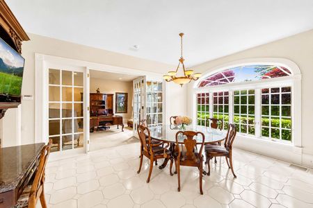 29. High Point Breakfast Nook 50 Laura Cedar Grove