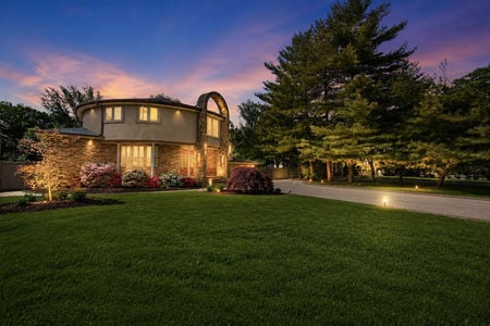3 290 Dunkerhook Twilight Sideview