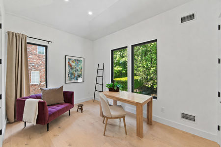 33 pristine office