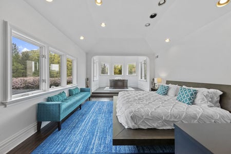 35 bedroom suite 142 Hoover dr in Cresskill NJ Proper