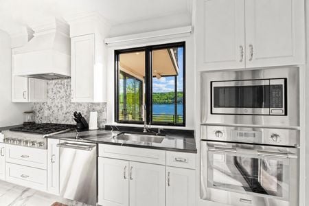 37 31 Island Trail Sparta NJ prep kitchen appliances Main Level