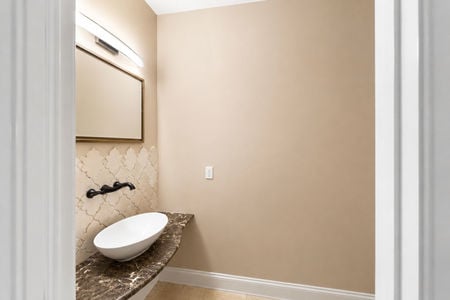 37 Dunkerhook Powder Room