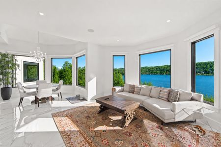 39 31 Island Trail Sparta NJ breakfast nook Main Level