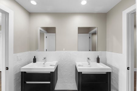 39 Double Vanity in Bathroom 3